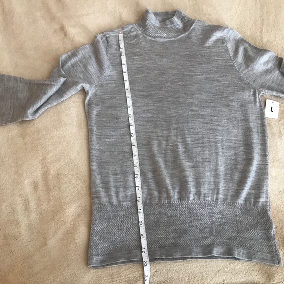 Max Studio Lightweight Turtleneck Sweater - Size L - Picture 10 of 13